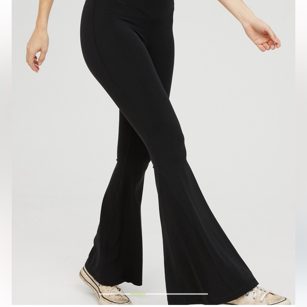 Offline by Aerie Real Me High Waisted Crossover Rib Flare Leggings-Black